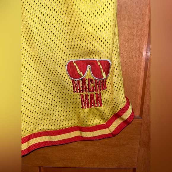 WWE Macho Man Randy Savage Shorts Ohhh Yeahh! Mens Size Medium Mesh Gym Yellow - Picture 3 of 5